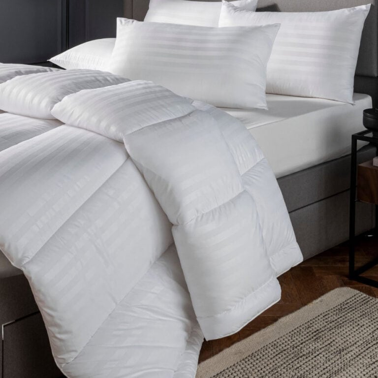'Hotel' Quality 13.5 tog Microfibre Duvet